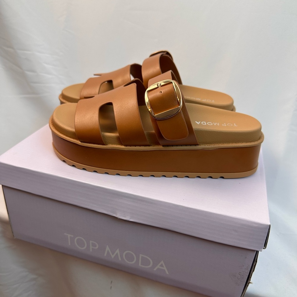 TOP Moda Brown Platform Sandals